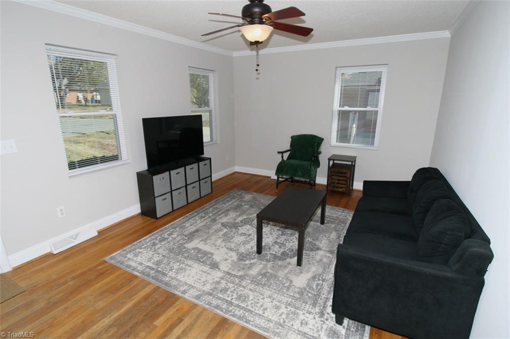 409 Moser Street Graham, NC 27253 - Photo 8 of 18 LR