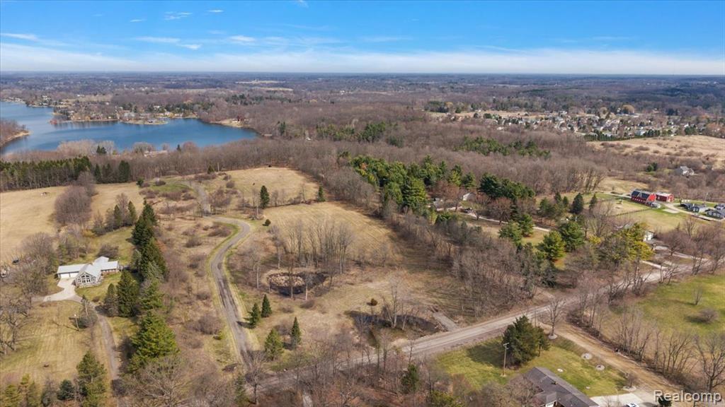 10515 Horton Road Goodrich, MI 48438 - Photo 4 of 13