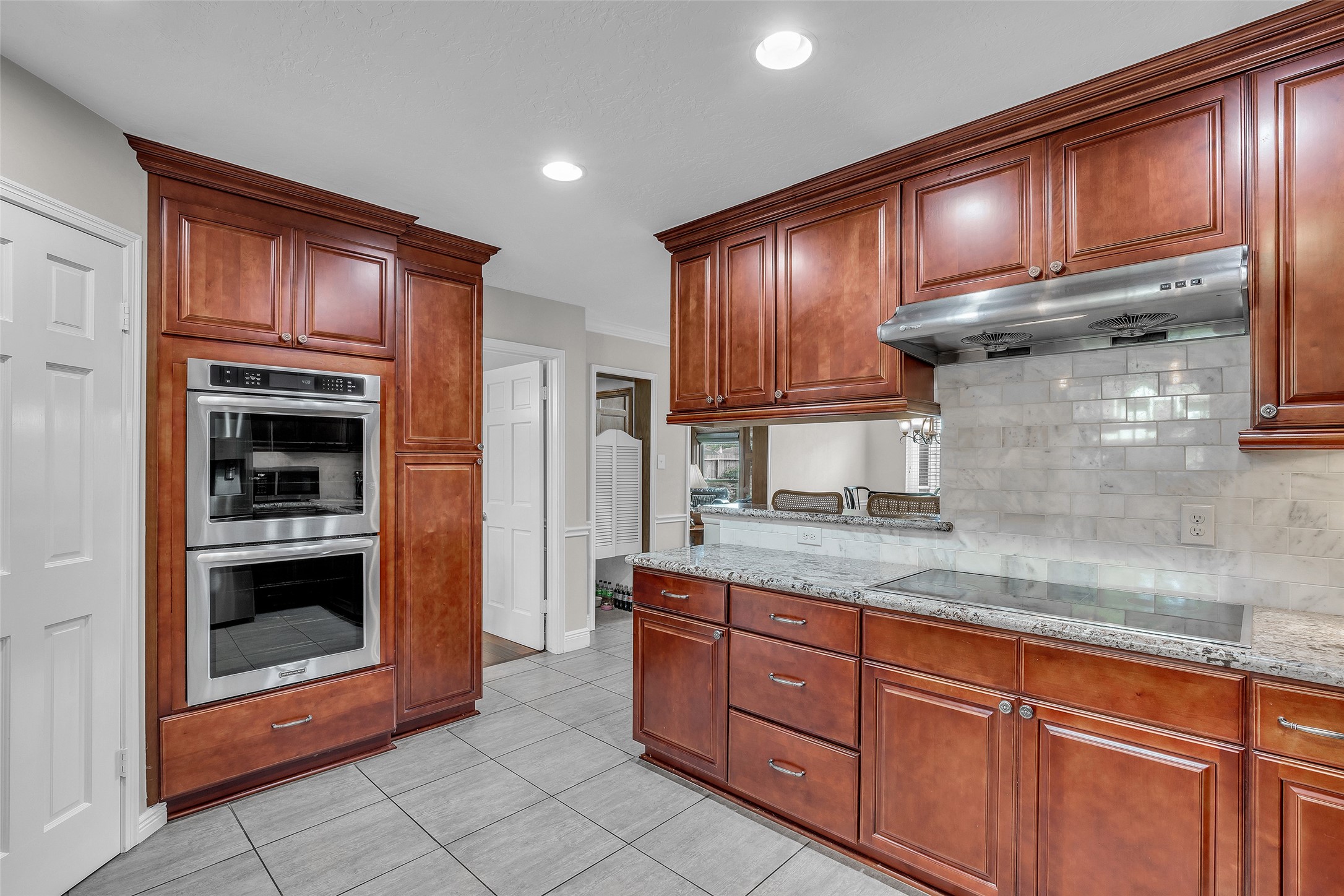 18019 Shadow Valley Drive Spring, TX 77379 - Photo 13 of 48 Double oven and extra pantry space