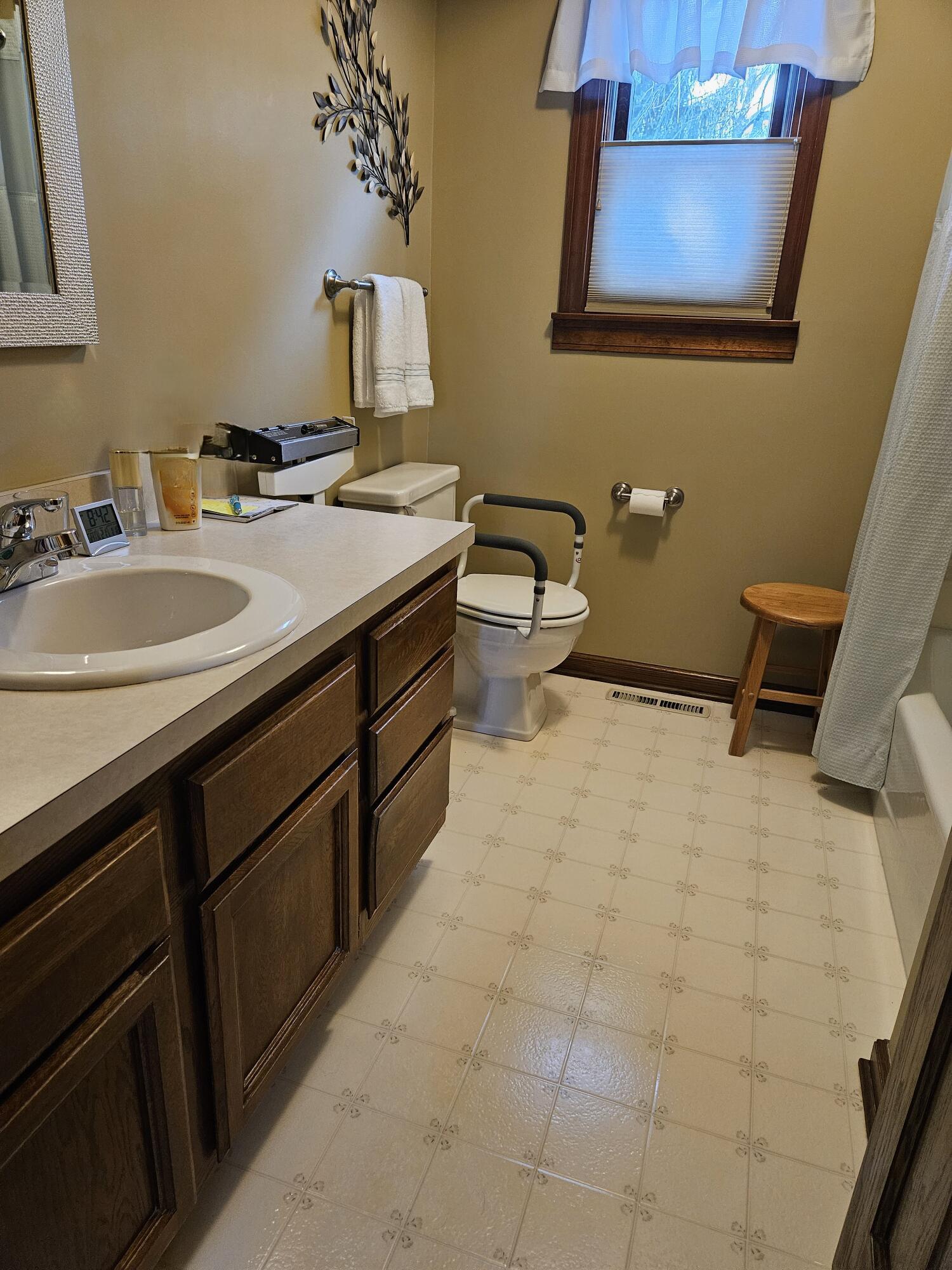7918 Sethwick Road Dublin, OH 43016 - Photo 16 of 20 9 Office