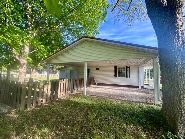 $99,000 | 3143 Old Marion Road, Metropolis, IL 62960