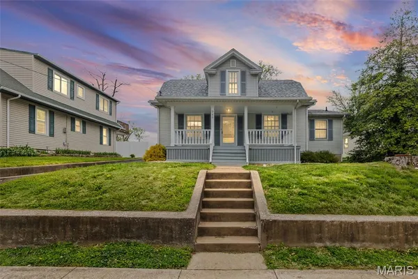 $225,000 | 946 Danforth Street, Alton, IL 62002