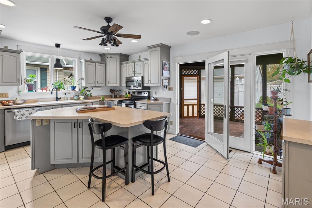 946 Danforth Street Alton, IL 62002 - Photo 5 of 9