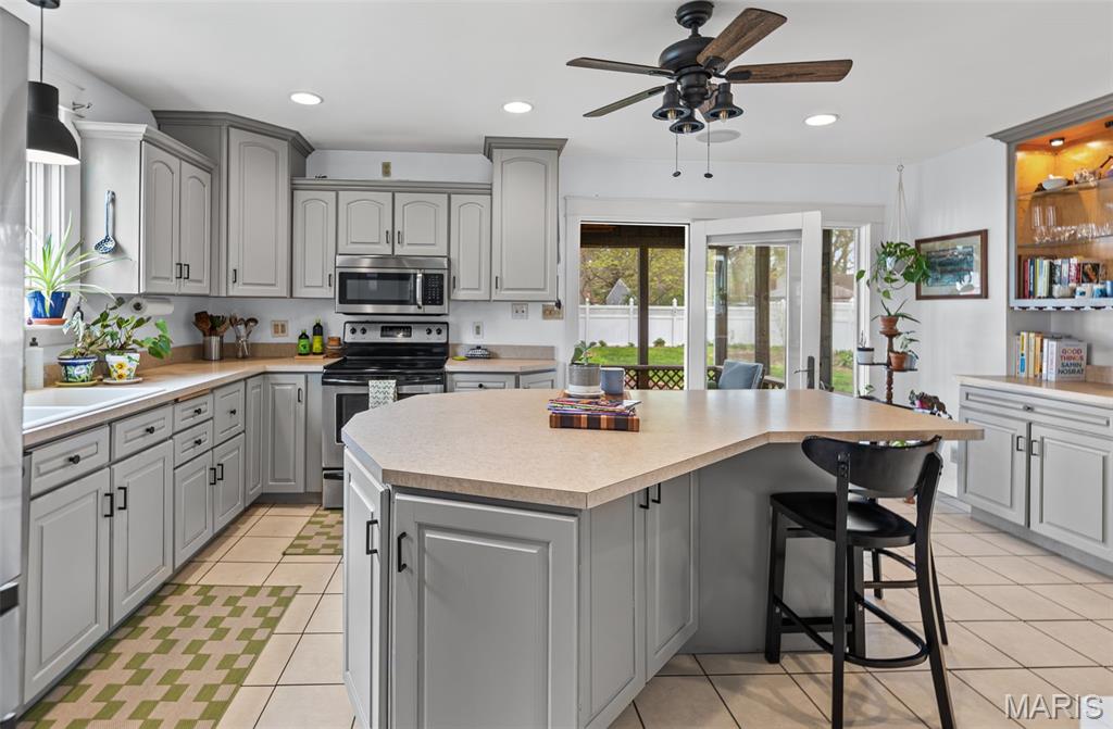 946 Danforth Street Alton, IL 62002 - Photo 6 of 9