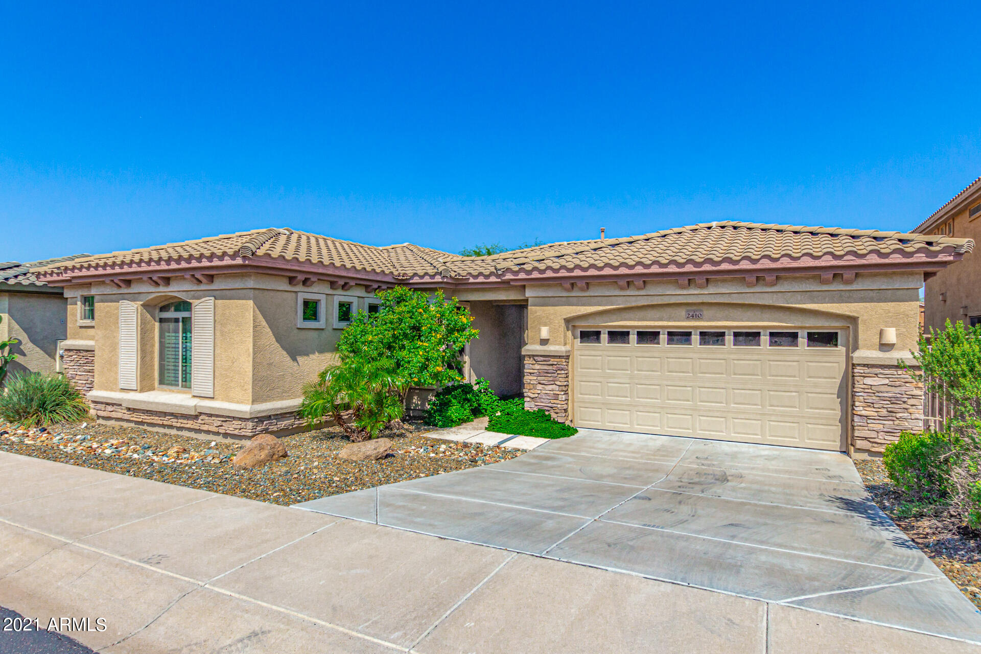 2410 West Mineral Road Phoenix, AZ 85041 - Photo 3 of 39 3 - Mineral