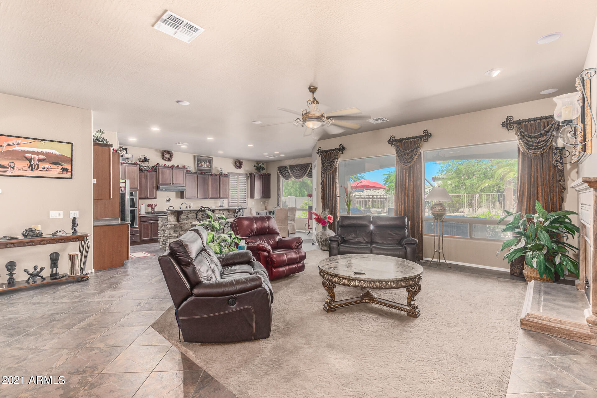 2410 West Mineral Road Phoenix, AZ 85041 - Photo 7 of 39 7 - Mineral