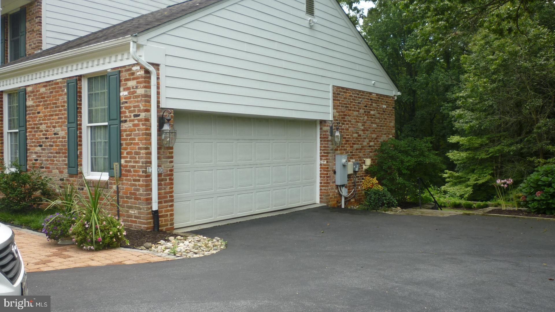 17300 Twin Ridge Court Silver Spring, MD 20905 - Photo 3 of 57