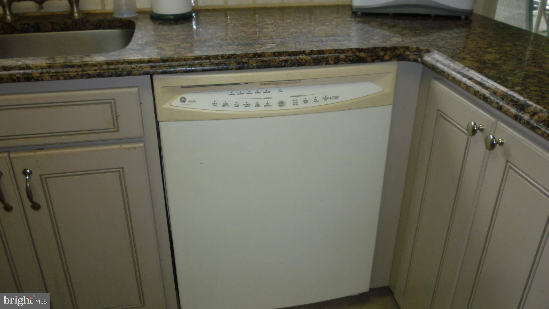 17300 Twin Ridge Court Silver Spring, MD 20905 - Photo 21 of 57 Dishwasher