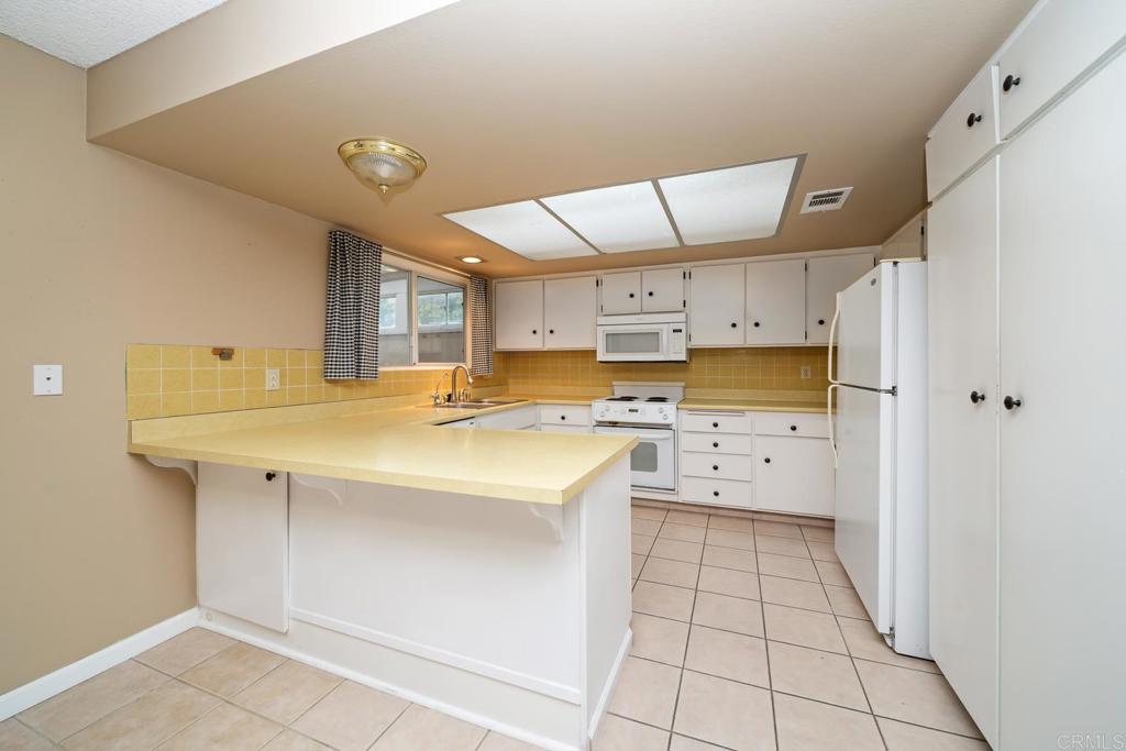 3731 Sage Way Oceanside, CA 92057 - Photo 7 of 26