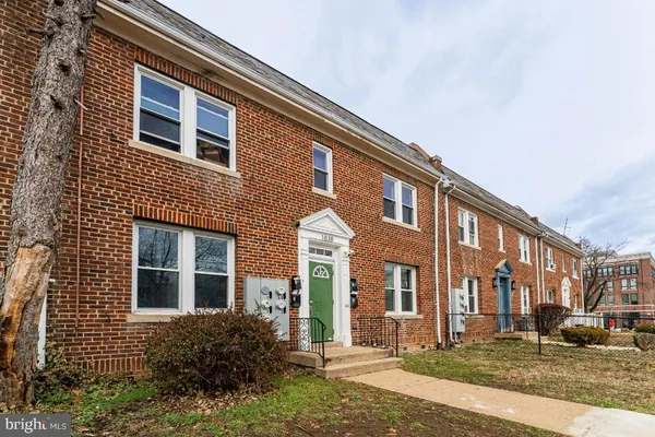 $3,872 | 1838 C Street Southeast, Unit 2, Washington, DC 20003