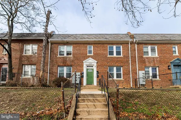 $3,872 | 1838 C Street Southeast, Unit 2, Washington, DC 20003