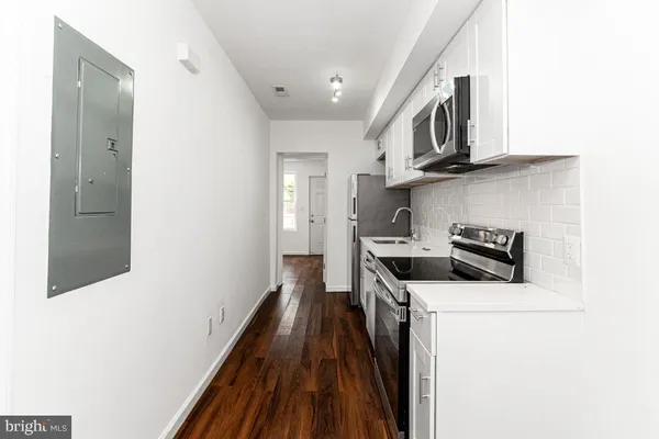$3,872 | 1838 C Street Southeast, Unit 2, Washington, DC 20003