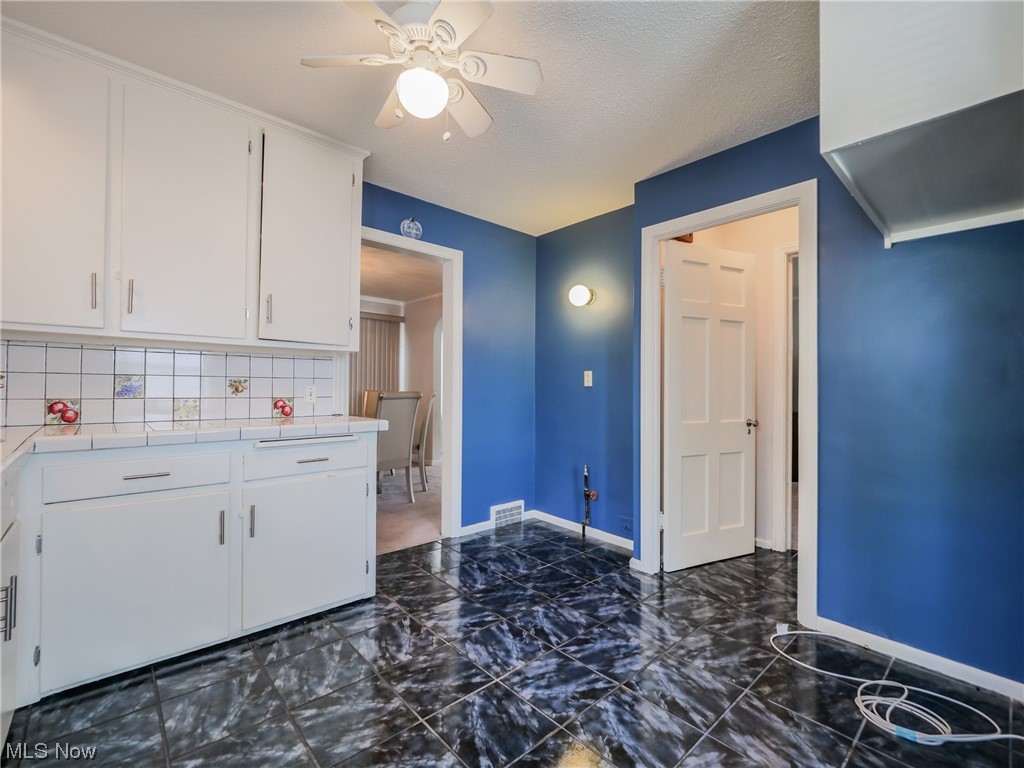 4019 Stilmore Road Cleveland, OH 44121 - Photo 12 of 32 Gallery Image 12