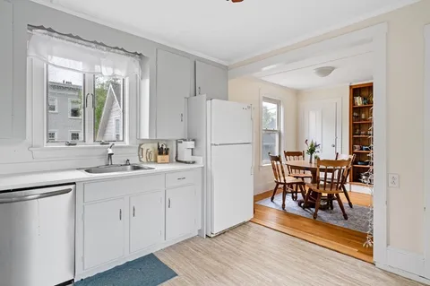 $3,950 | 11 Glendale Street, Unit 2, Salem, MA 01970