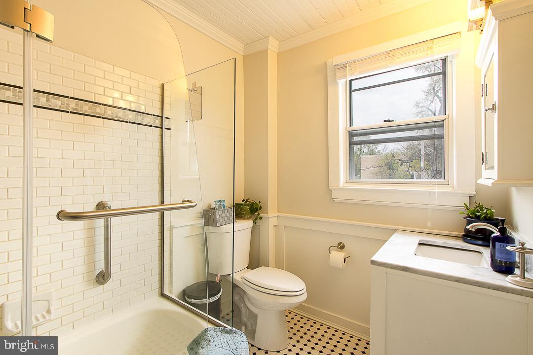 25 Rittenhouse Street Northeast Washington, DC 20011 - Photo 8 of 38 Gallery Image 8