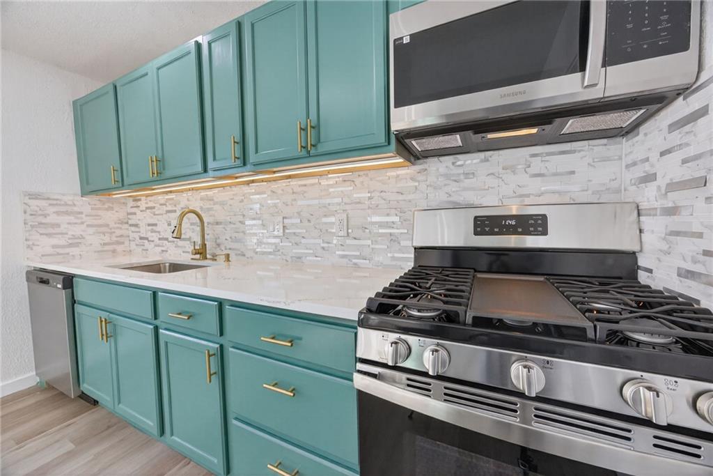 1230 West 25th Street South Independence, MO 64052 - Photo 12 of 21