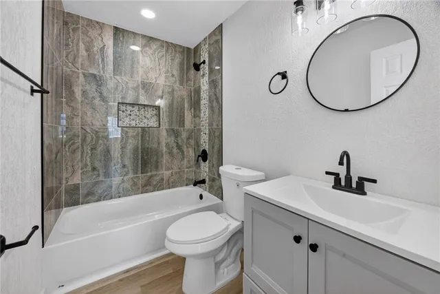 $185,000 | 1230 West 25th Street South, Independence, MO 64052