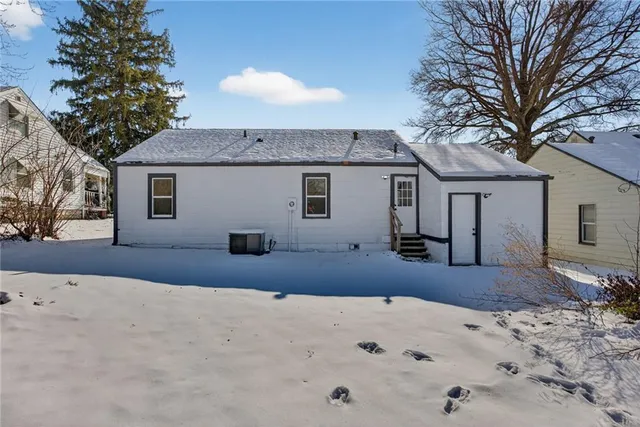 $185,000 | 1230 West 25th Street South, Independence, MO 64052