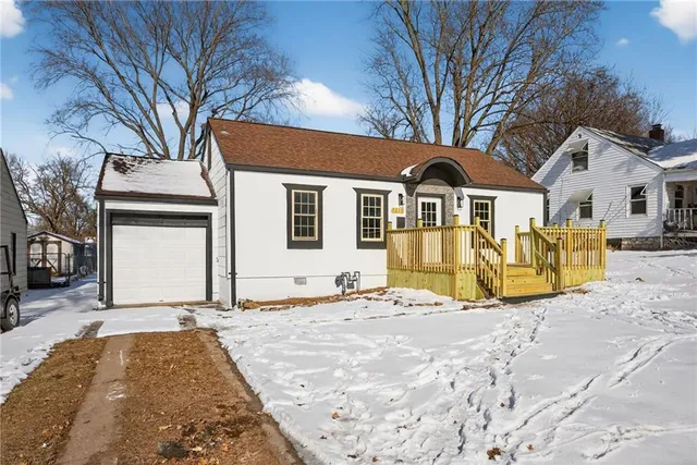 $185,000 | 1230 West 25th Street South, Independence, MO 64052