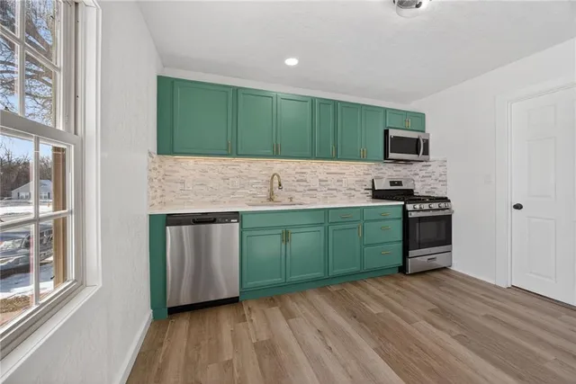 $185,000 | 1230 West 25th Street South, Independence, MO 64052