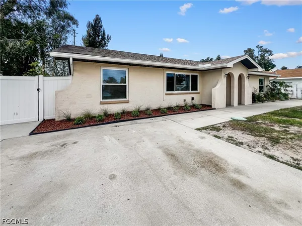 $1,649 | 18660 Miami Boulevard, Fort Myers, FL 33967