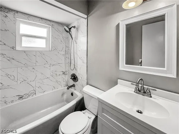 $1,649 | 18660 Miami Boulevard, Fort Myers, FL 33967