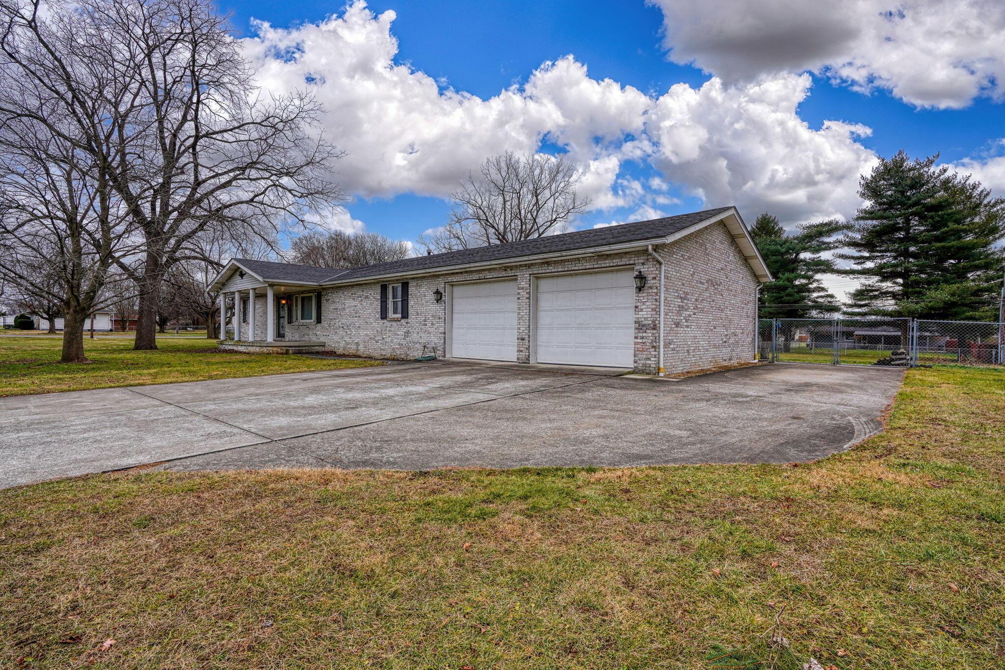 191 Rockwell Road Columbus, OH 43207 - Photo 24 of 28 Double wide driveway, with extra apron for more parking