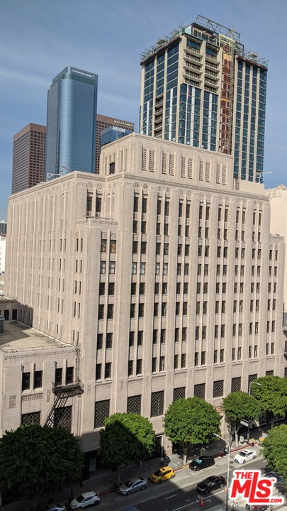 460 South Spring Street, Unit 1005 Los Angeles, CA 90013 - Photo 20 of 46 a front view of a building