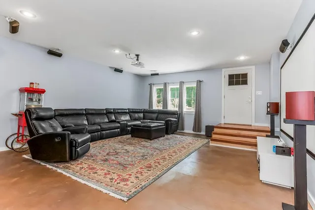 $675,000 | 3216 North 128th Street, Kansas City, KS 66109