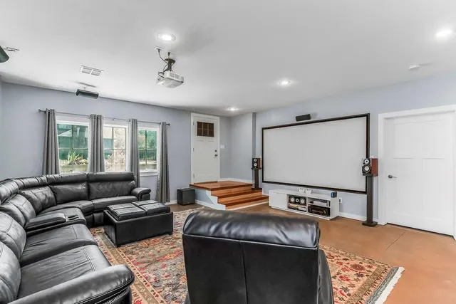 $675,000 | 3216 North 128th Street, Kansas City, KS 66109