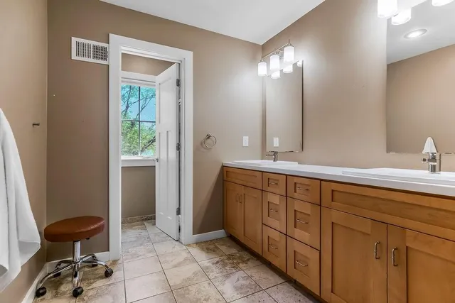 $675,000 | 3216 North 128th Street, Kansas City, KS 66109