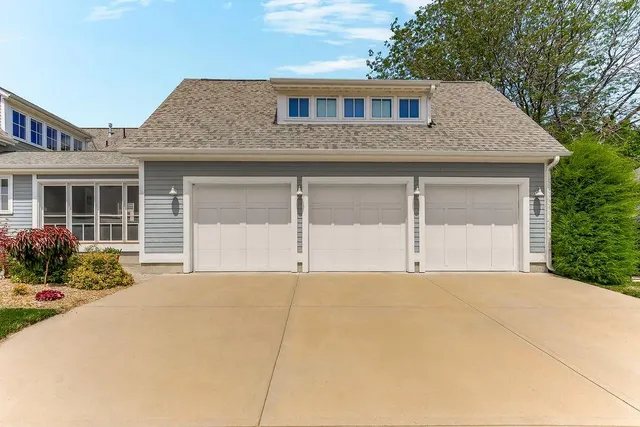 $675,000 | 3216 North 128th Street, Kansas City, KS 66109