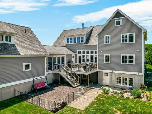 $675,000 | 3216 North 128th Street, Kansas City, KS 66109