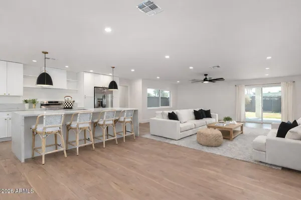 $1,225,000 | 829 East Desert Park Lane, Phoenix, AZ 85020