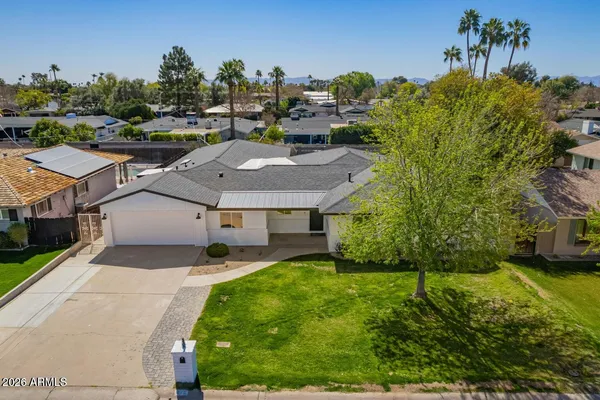 $1,225,000 | 829 East Desert Park Lane, Phoenix, AZ 85020