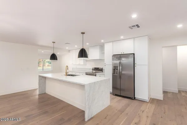 $1,225,000 | 829 East Desert Park Lane, Phoenix, AZ 85020