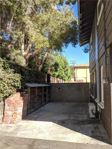 a bathroom with a toilet