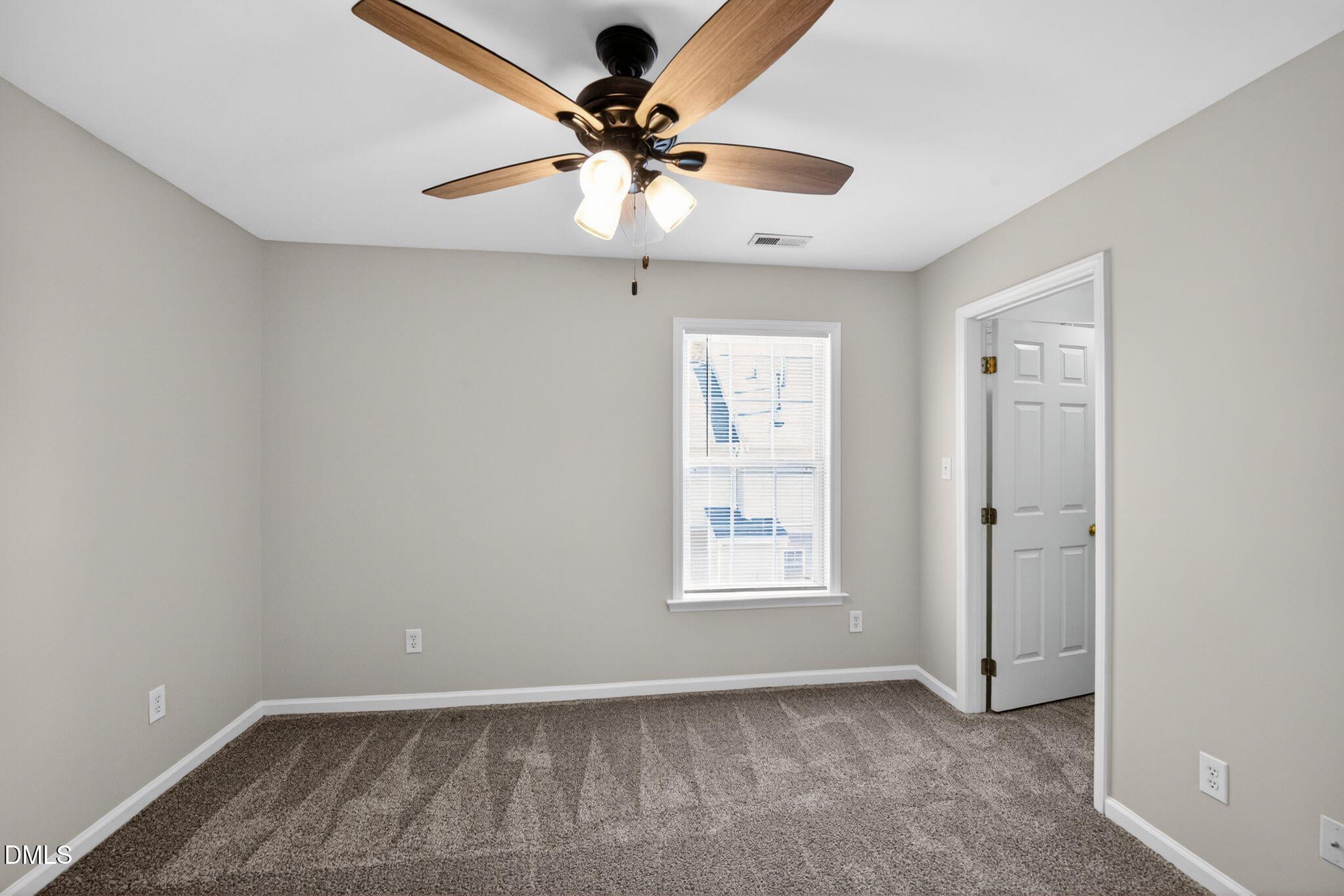 257 Dairy Road Clayton, NC 27520 - Photo 7 of 14 10_257_Dairy_Rd_Clayton_NC_27520-Living_