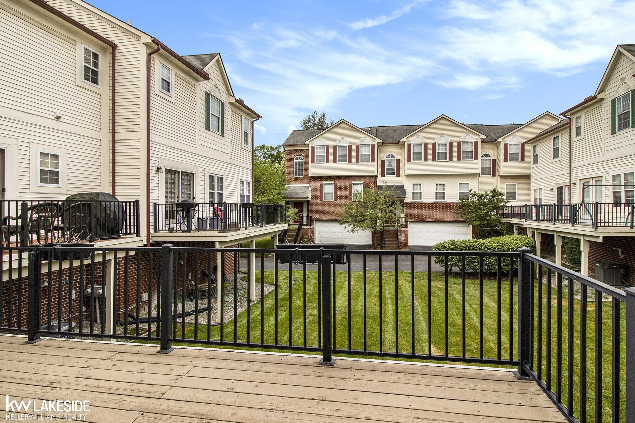2662 Crooks Road Royal Oak, MI 48073 - Photo 24 of 29 50112435-23.JPG