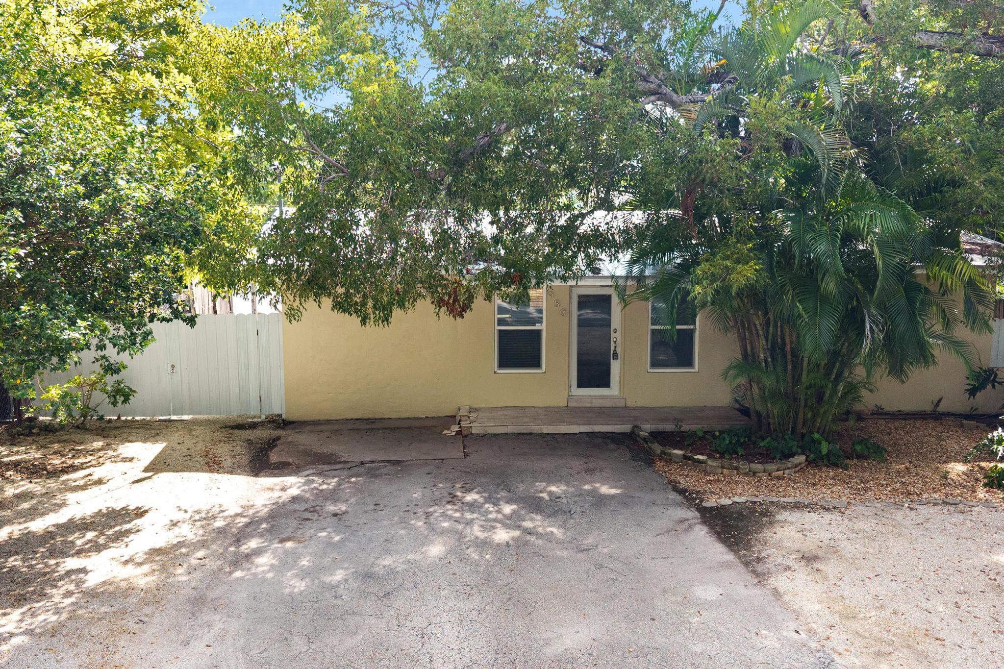 980 Oleander Road Key Largo, FL 33037 - Photo 4 of 37 Gallery Image 4
