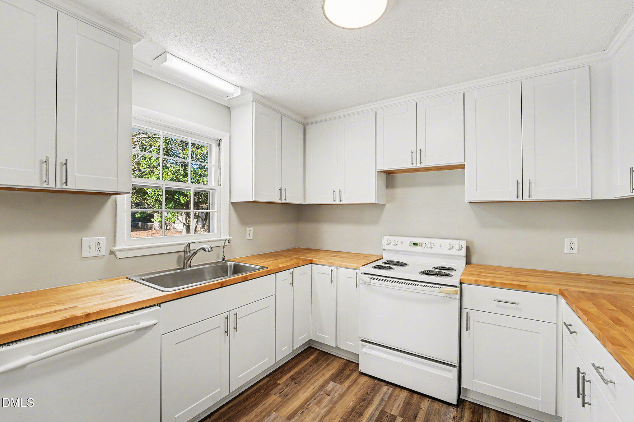 2113 James Slaughter Road Fuquay-Varina, NC 27526 - Photo 15 of 32 015_jam03501_364