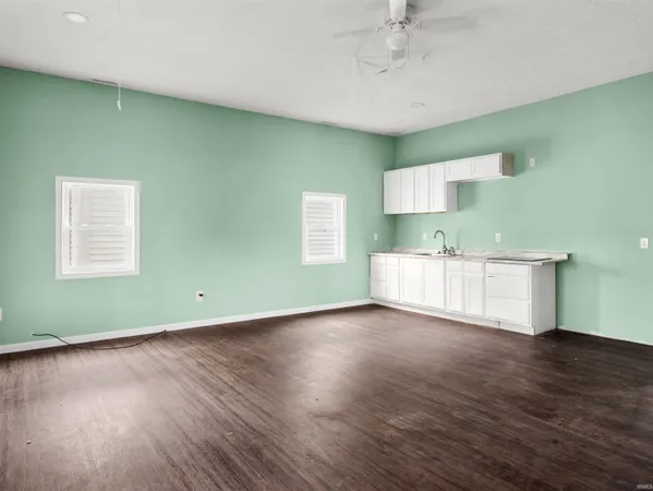 $169,000 | 612 West Frank Street, Mitchell, IN 47446