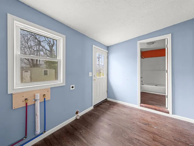 $169,000 | 612 West Frank Street, Mitchell, IN 47446