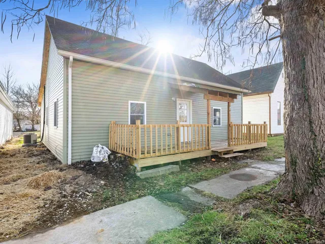 $169,000 | 612 West Frank Street, Mitchell, IN 47446