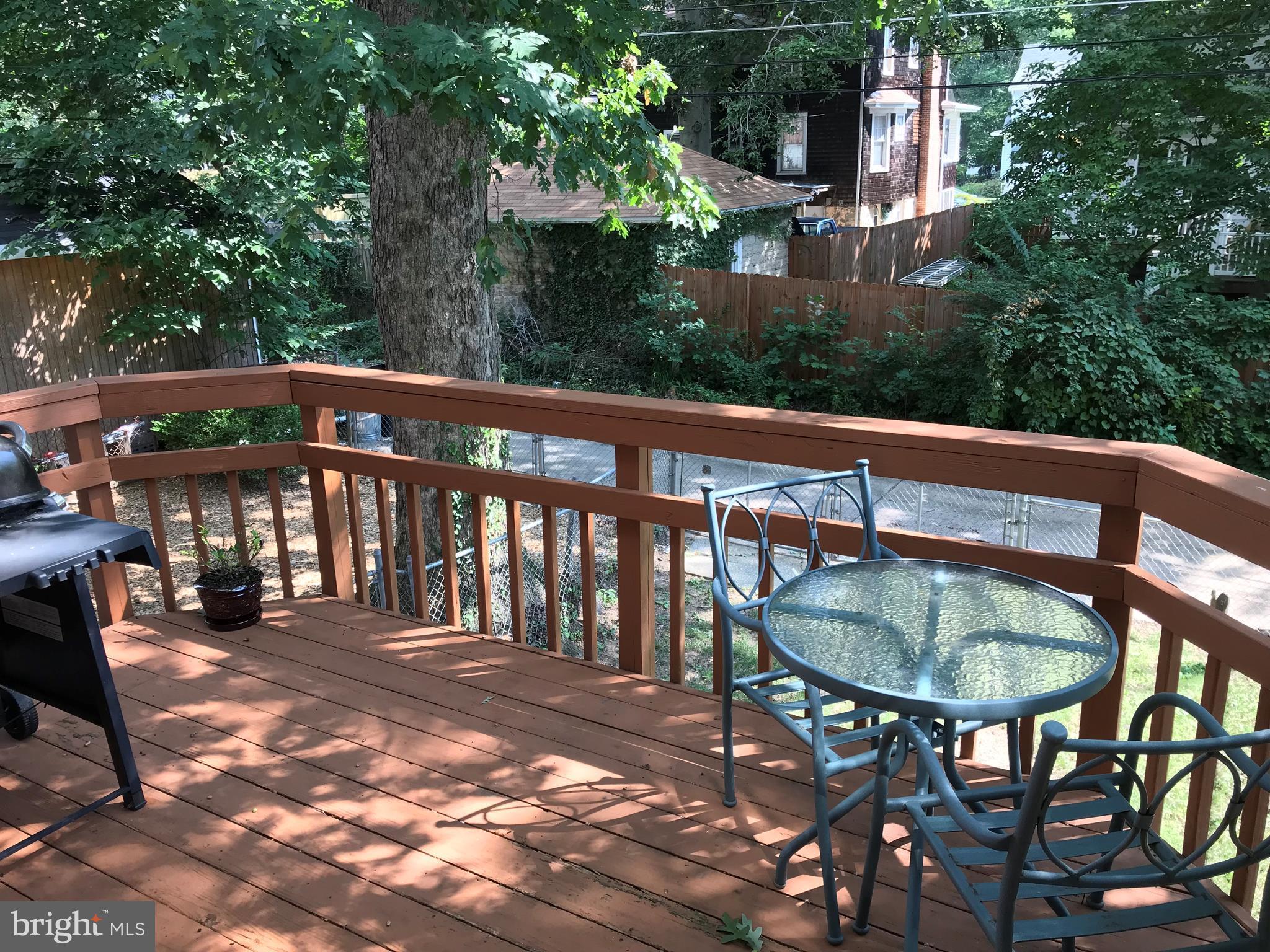 223 Westowne Road Baltimore, MD 21229 - Photo 20 of 21 a balcony with table and chairs