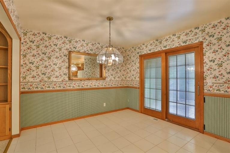 75 North County Line Road Crown Point, IN 46307 - Photo 4 of 10 767x511