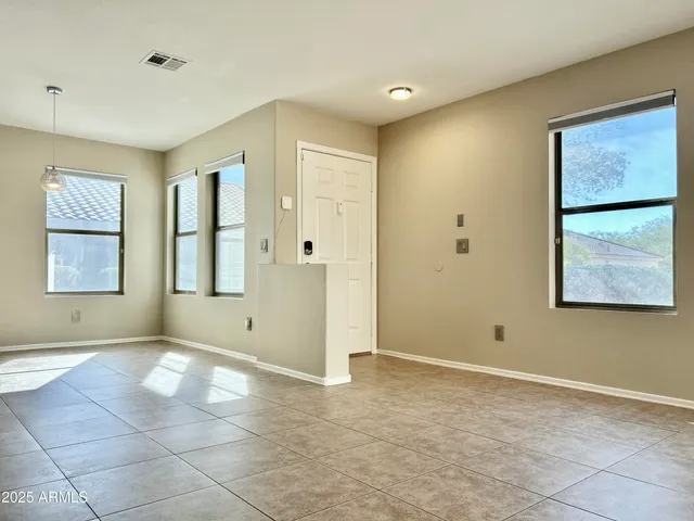 $1,895 | 2280 East Hazeltine Way, Chandler, AZ 85249