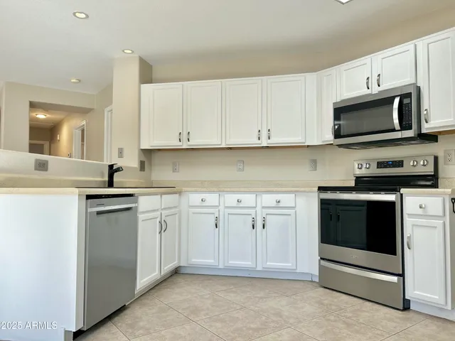 $1,895 | 2280 East Hazeltine Way, Chandler, AZ 85249