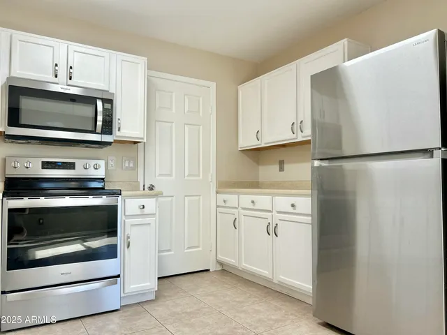 $1,895 | 2280 East Hazeltine Way, Chandler, AZ 85249