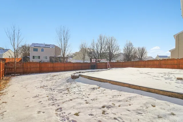 $330,000 | 914 Greenleaf Drive, Joliet, IL 60436